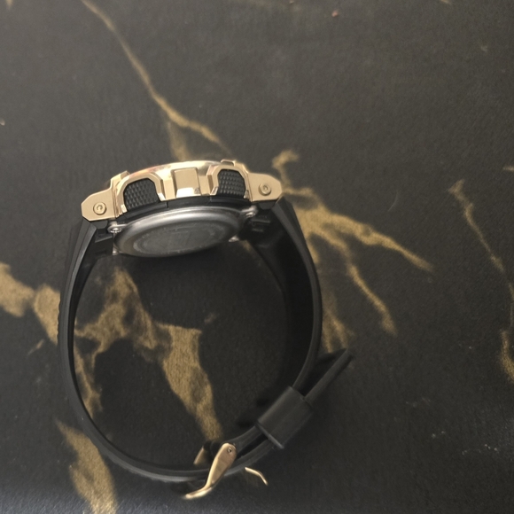 Men's Casio G-Shock Classic Gold-Tone Black Resin Strap Watch with Black and Gol - Picture 5 of 6